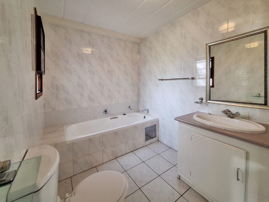 To Let 2 Bedroom Property for Rent in Key West North West